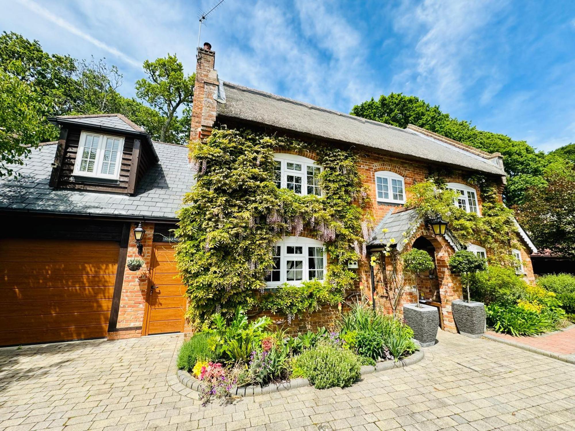 Дом отдыха Little Woodside A Beautiful New Forest Self Contained Private Luxury Annexe Нью Милтон